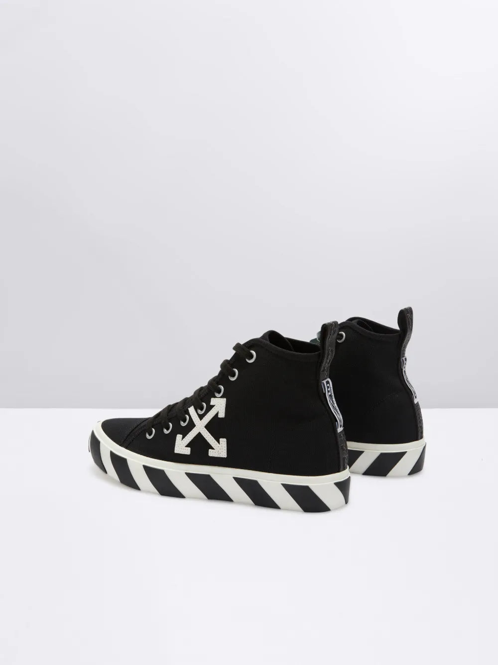 OFF-WHITE Vulc Mid Canvas Negro Blanco